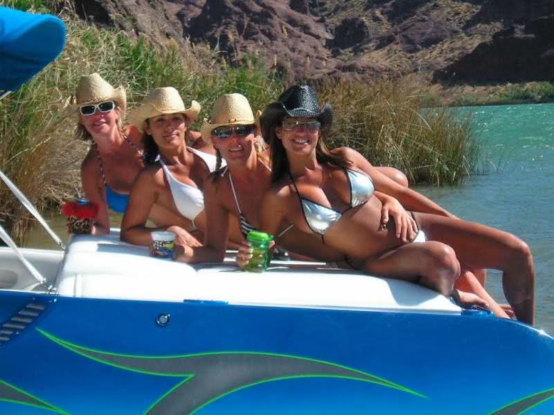 JobbieCrew.com Hot Boating Chick of the Day.