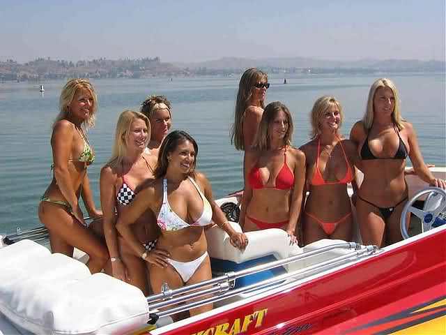 JobbieCrew.com Hot boating Chick of the Day.