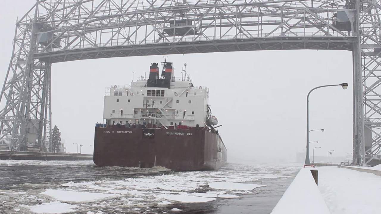 Some awesome video of the Great Lakes largest Ship coming into port for
