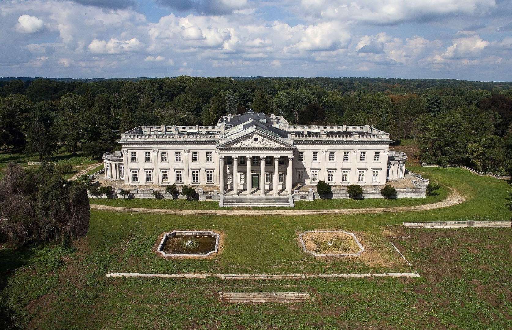 Largest abandoned mansion in USA 70,000sq ft Lynnewood Hall in