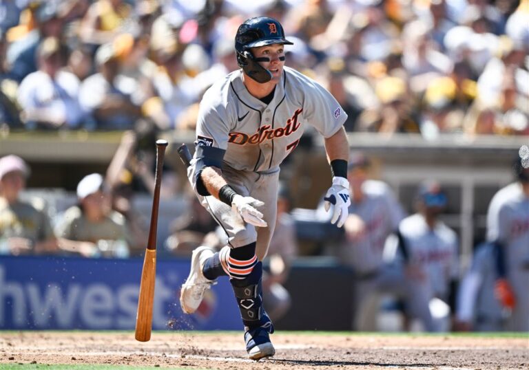 Detroit Tigers Prospect Kevin McGonigle signing autographs (Mon. May 25, 2026) Detroit City Sports, Sterling Heights