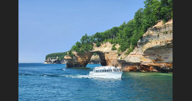 Pictured Rocks Cruises: boat tours of Pictured Rocks National Lakeshore (May 09 – October 18, 2026) Munising