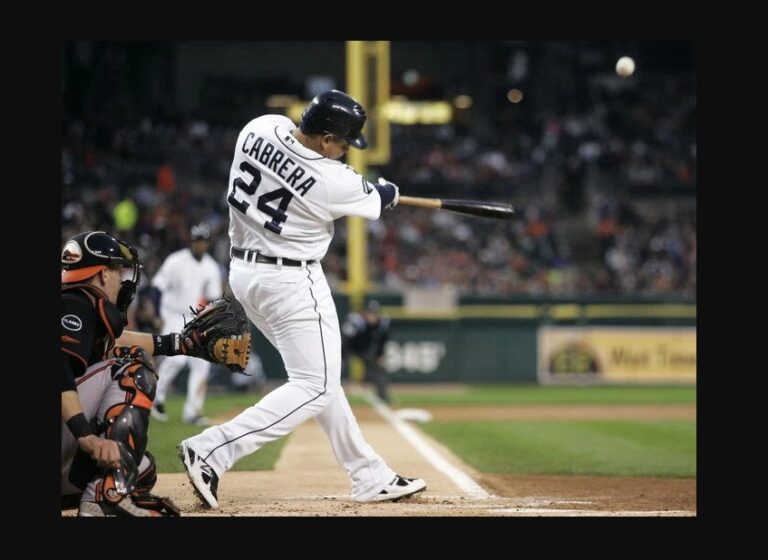Former Detroit Tigers slugger Miguel Cabrera signing autographs (Sat. Aug. 29, 2026) Detroit City Sports, Sterling Heights